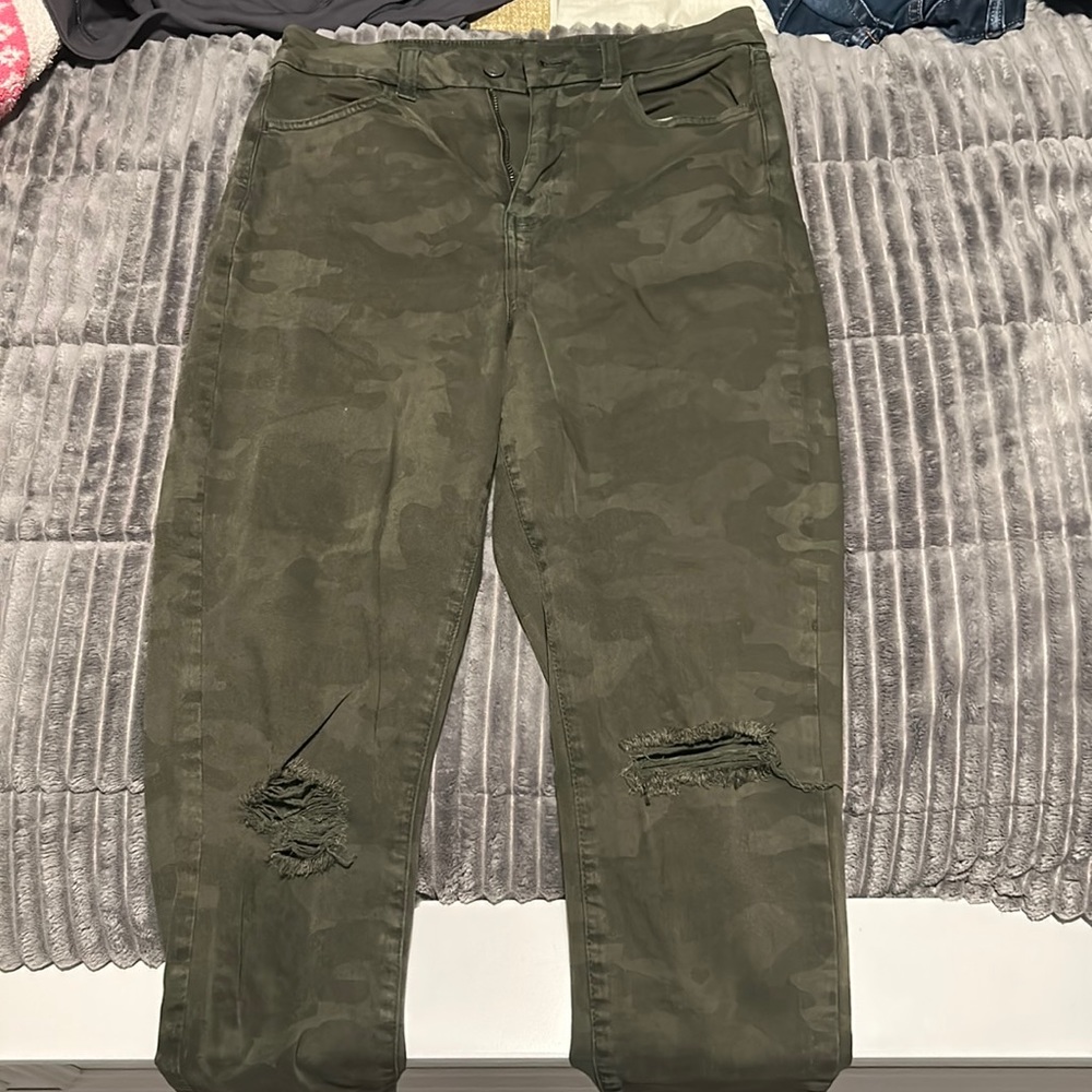 Cameo American Eagle Outfitters Jeans. Size 10, Color Army Green!